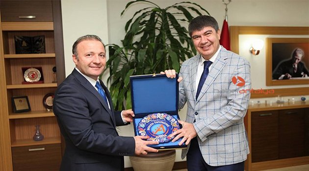 BAŞKAN TÜREL, AÜ REKTÖRÜ ÜNAL’I ZİYARET ETTİ