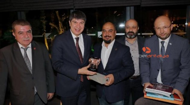 Başkan Türel foto muhabirleri ile bir araya geldi