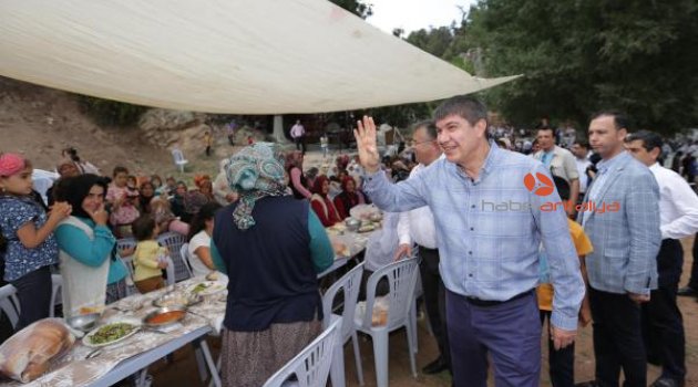 Başkan Türel Yuva'da