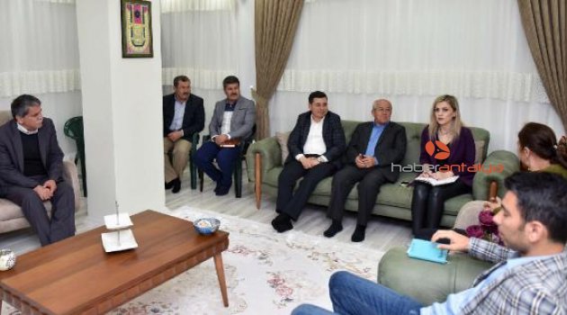 BAŞKAN TÜTÜNCÜ MUHTARLARI DİNLEDİ