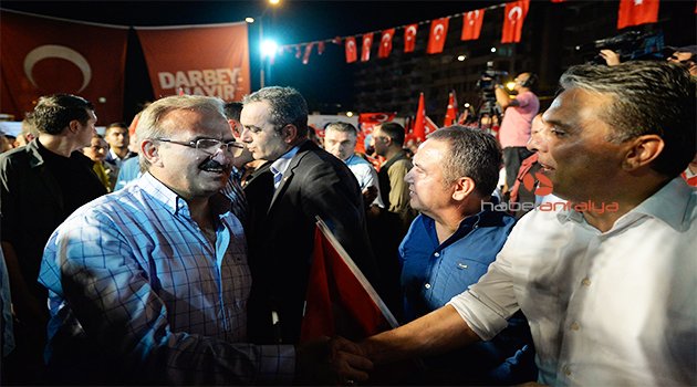 BAŞKAN UYSAL DEMOKRASİ ŞÖLENİ’NDE