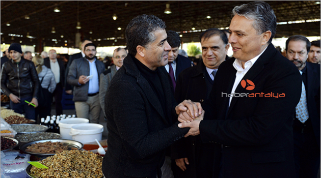Başkan Uysal Güzeloba Pazarı'nda