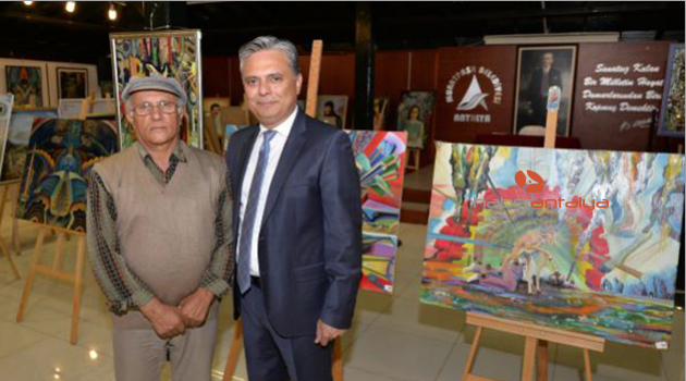 Başkan Uysal, ressam Bağdaş'ın sergisini gezdi