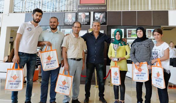 BAŞKAN UYSAL, TURUNÇ MASA'DA VATANDAŞLARI DİNLEDİ