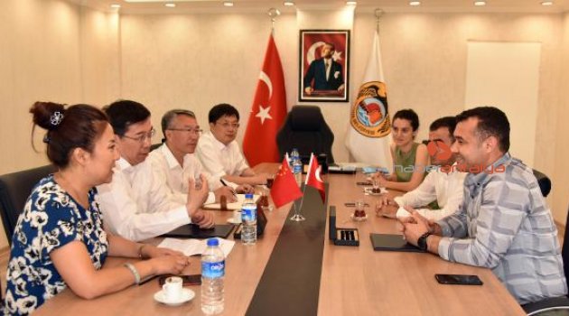 Başkan Yücel Çinlilerle sözleşme imzaladı
