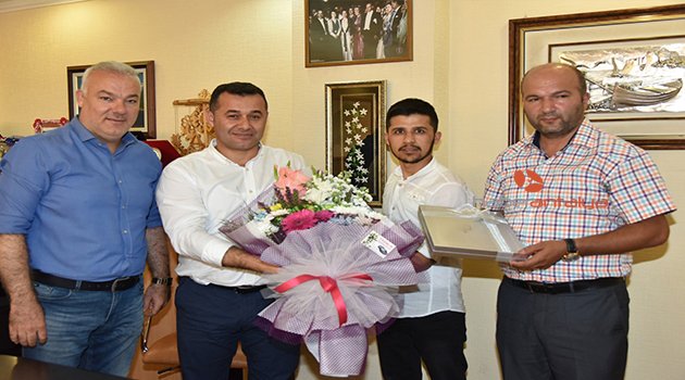 BAŞKAN YÜCEL’E  ESNAFINDAN ZİYARET