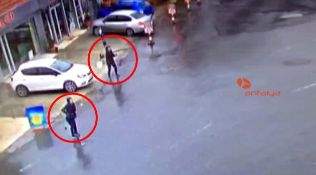 BAYRAMPAŞA'DA ÇEVİK KUVVET'E SALDIRI