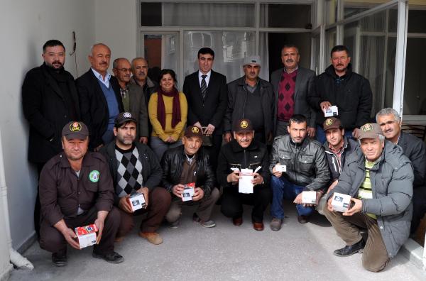 BEKÇİLERE SİLAH YERİNE FOTOĞRAF MAKİNESİ
