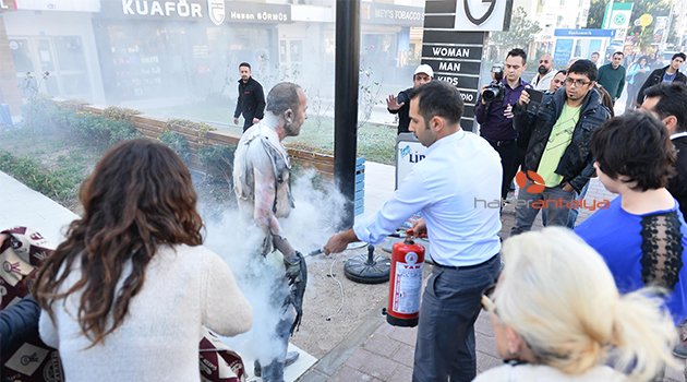 BELEDİYE ÖNÜNDE KENDİNİ YAKAN VATANDAŞTAN ACI HABER