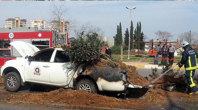 BELEDİYEYE AİT ARAÇ SEYİR HALİNDE YANDI
