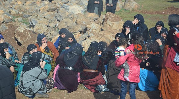 Berivan ailesine katkı sağlamak için mevsimlik tarım işçisi olmuş