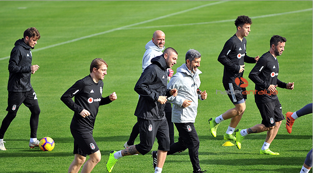 Beşiktaş'ta Burak Yılmaz ilk idmanına çıktı