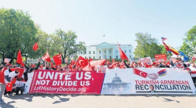 Beyaz Saray’ın önünde barış ve birlik mesajı
