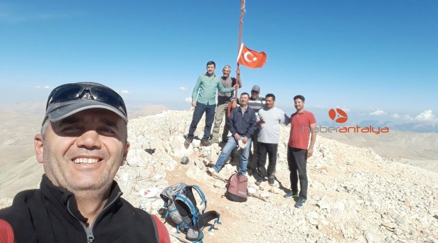 BEYDOST Kızlar Sivrisine tırmandı