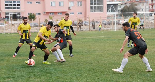 Beymelek Deplasmanda Finike'ye Yendi