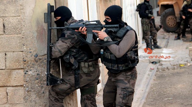 BİR İLÇE DAHA TERÖRİSTLERDEN TEMİZLENDİ