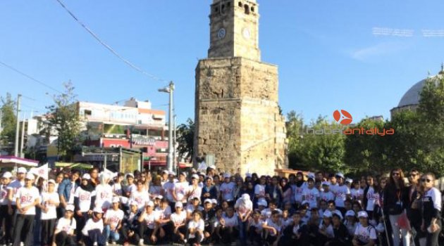 Bitlisli öğrenciler Kaleiçi'ni gezdi