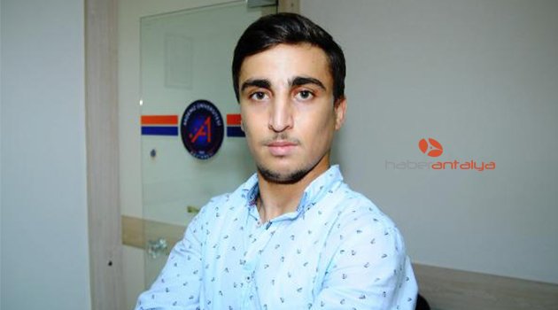 Böbrek nakli oldu, aşkını şiirle ilan etti