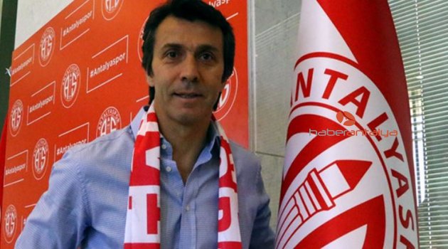 Bülent Korkmaz, Antalyaspor ile 1+1 yıllık sözleşme imzaladı