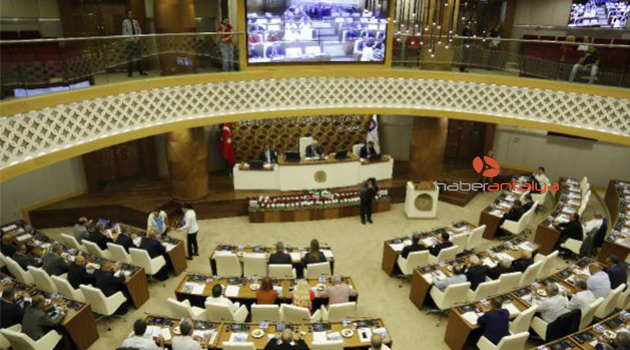 Büyükşehir meclisinde 'protokol' tartışması