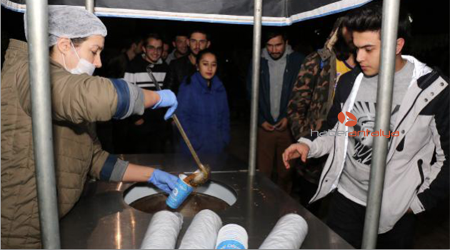 Büyükşehir'den öğrencilere çorba
