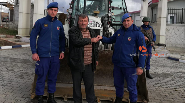 Çalınan iş makinesini jandarma buldu