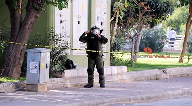 ÇALLI'DA ŞÜPHELİ ÇANTA GERGİNLİĞİ