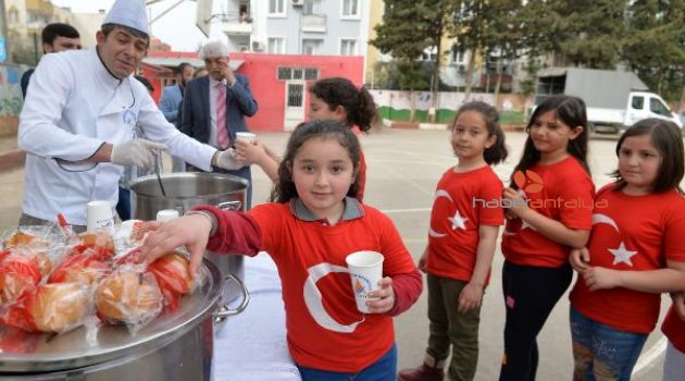 Çanakkale ruhu için hoşaf ve ekmek