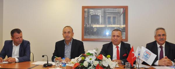 ÇAVUŞOĞLU: CHP, DHKP-C'Yİ MASUM BİR AKTİVİST OLARAK GÖSTERMEYE ÇALIŞIYOR