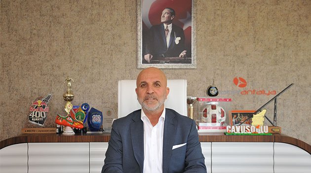 Çavuşoğlu'ndan tebrik ve maça davet
