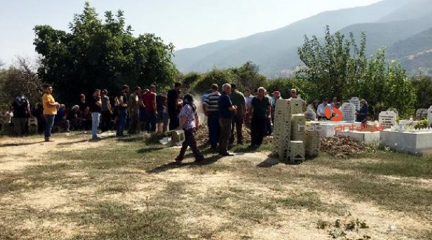 Cenazesi toprağa verildi