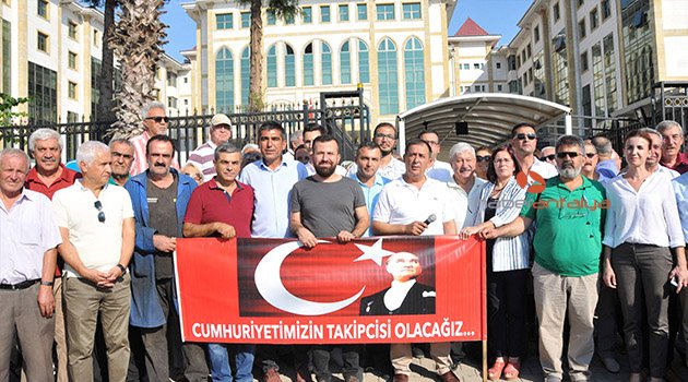 CHP'den Atatürk heykeli tepkisi