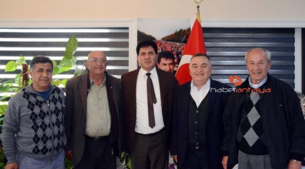 CHP'li delegelerden Başkan Gül'e ziyaret