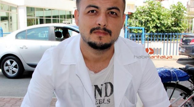 ÇİKOLATAYI ISIRDIĞINA PİŞMAN OLDU!