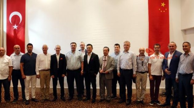 Çinli turizmcinin gözü Antalya'da