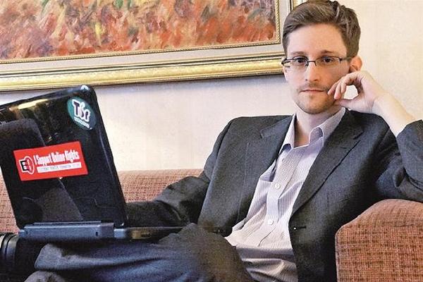 "citizenfour" Discloses Big Brothers Everywhere