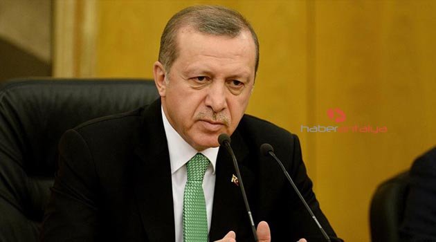 Cumhurbaşkanı Erdoğan, salonu terk etti