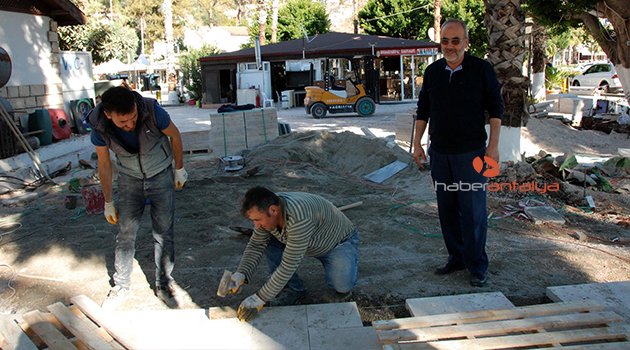 CUMHURİYET ALANI ÇEVRESİ YENİLENİYOR