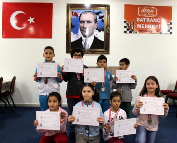 DEEPO OUTLET'TE SATRANÇ TURNUVASI