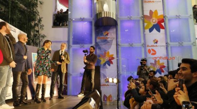 Deliha 2 Antalya galasına yoğun ilgi