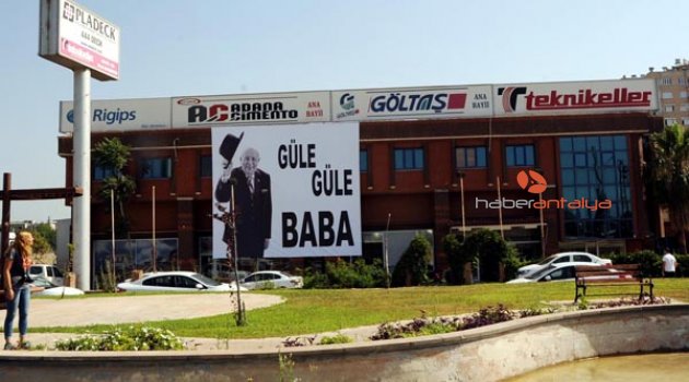 DEMİREL'E AFİŞLİ VEDA...