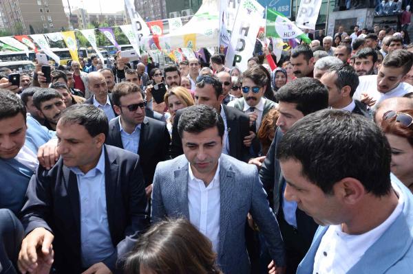 Demirtaş'tan Erdoğan'a Yanıt: O 'yok' Dedi Diye Yok Olmuyor