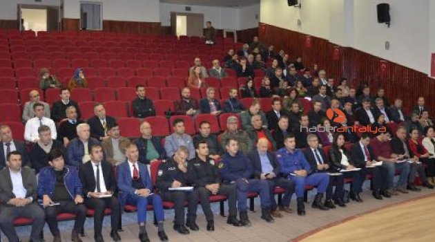 Demre'de uyuşturucuyla mücadele konferansı