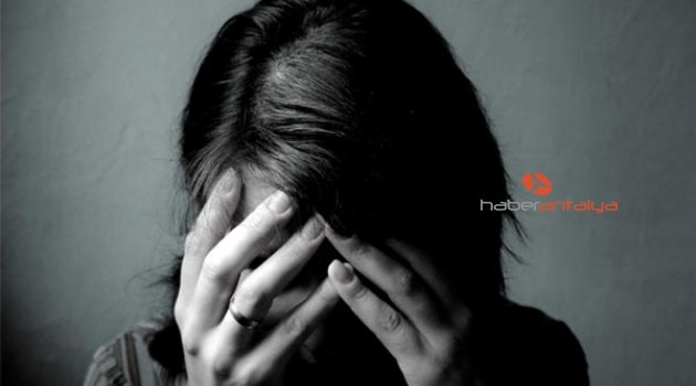 DEPRESYONA GİREN GENÇ KIZ CANINA KIYDI!
