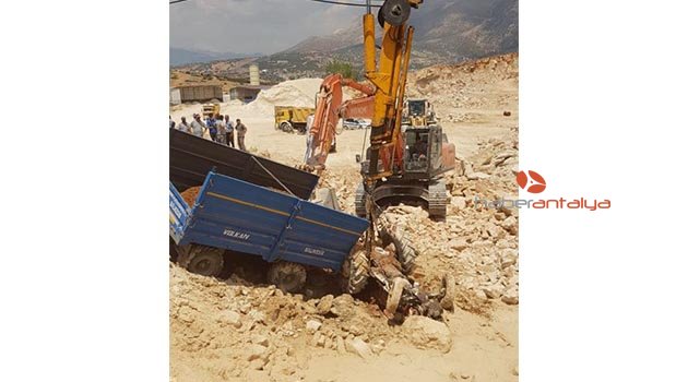 Devrilen traktörde 2 yaralı