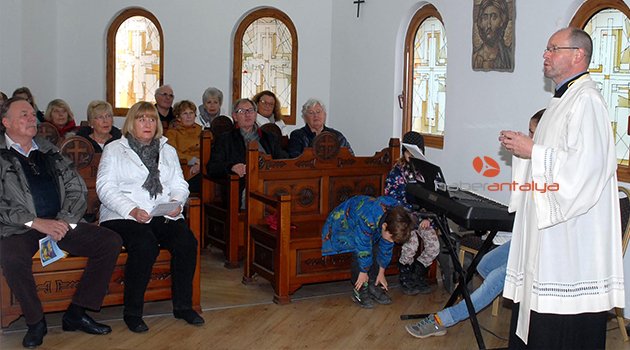 DİNLER BAHÇESİ'NDE NOEL AYİNİ
