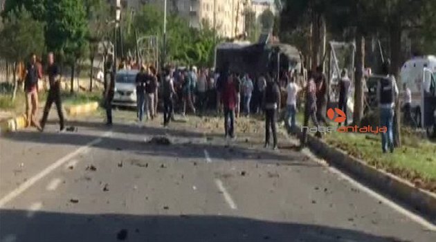 DİYARBAKIR'DA POLİSE HAİN SALDIRI: ÇOK SAYIDA YARALI VAR