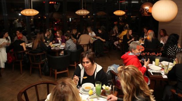 Diyetisyen Kümeli, Antalyalı kadınlarla buluştu