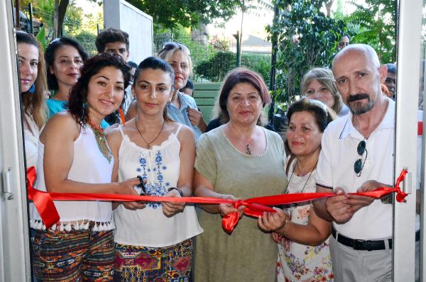 DOĞA ÇAMURA, TUVALE YANSIDI