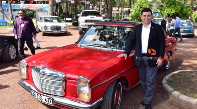 Dokuma'da Klasik Mercedes buluşması